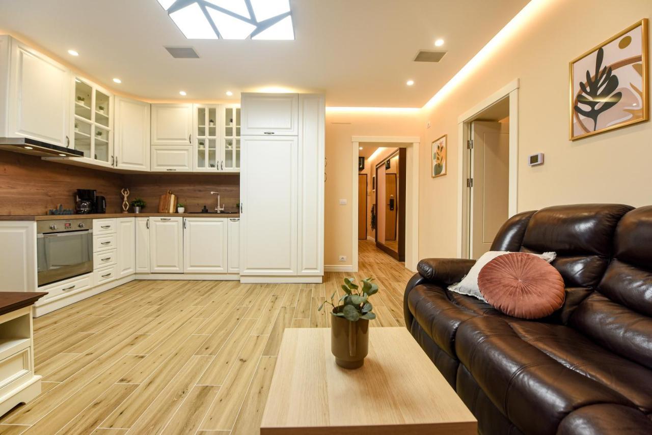 Green Leafy Brasov - Ideal 2 Bedroom Apartment Екстериор снимка